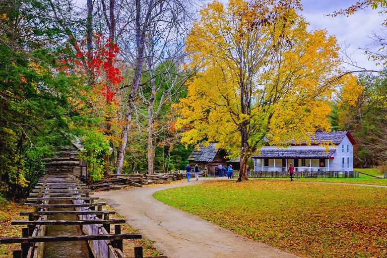 Top 6 Historical Landmarks in Cades Cove